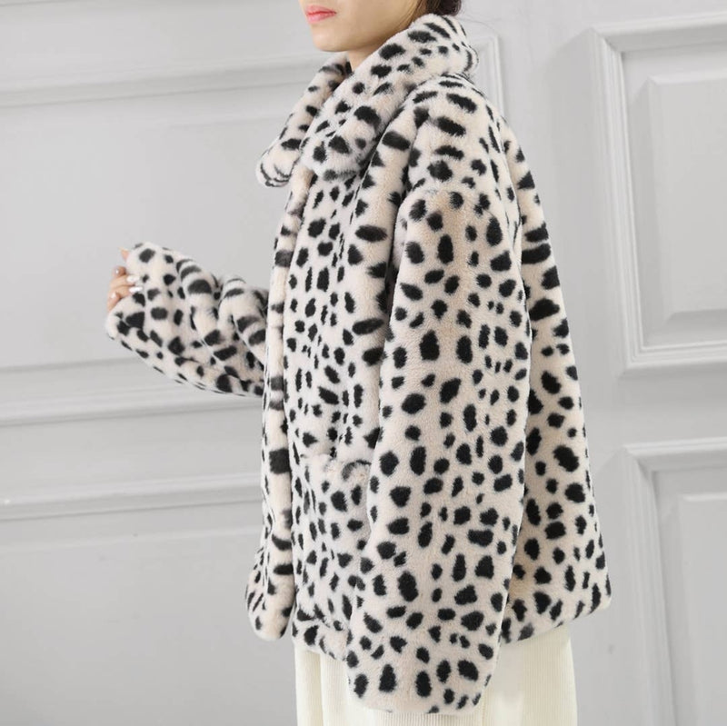 Cappotto in pelliccia sintetica leopardata