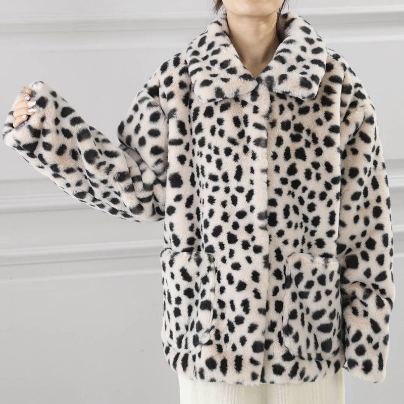 Cappotto in pelliccia sintetica leopardata