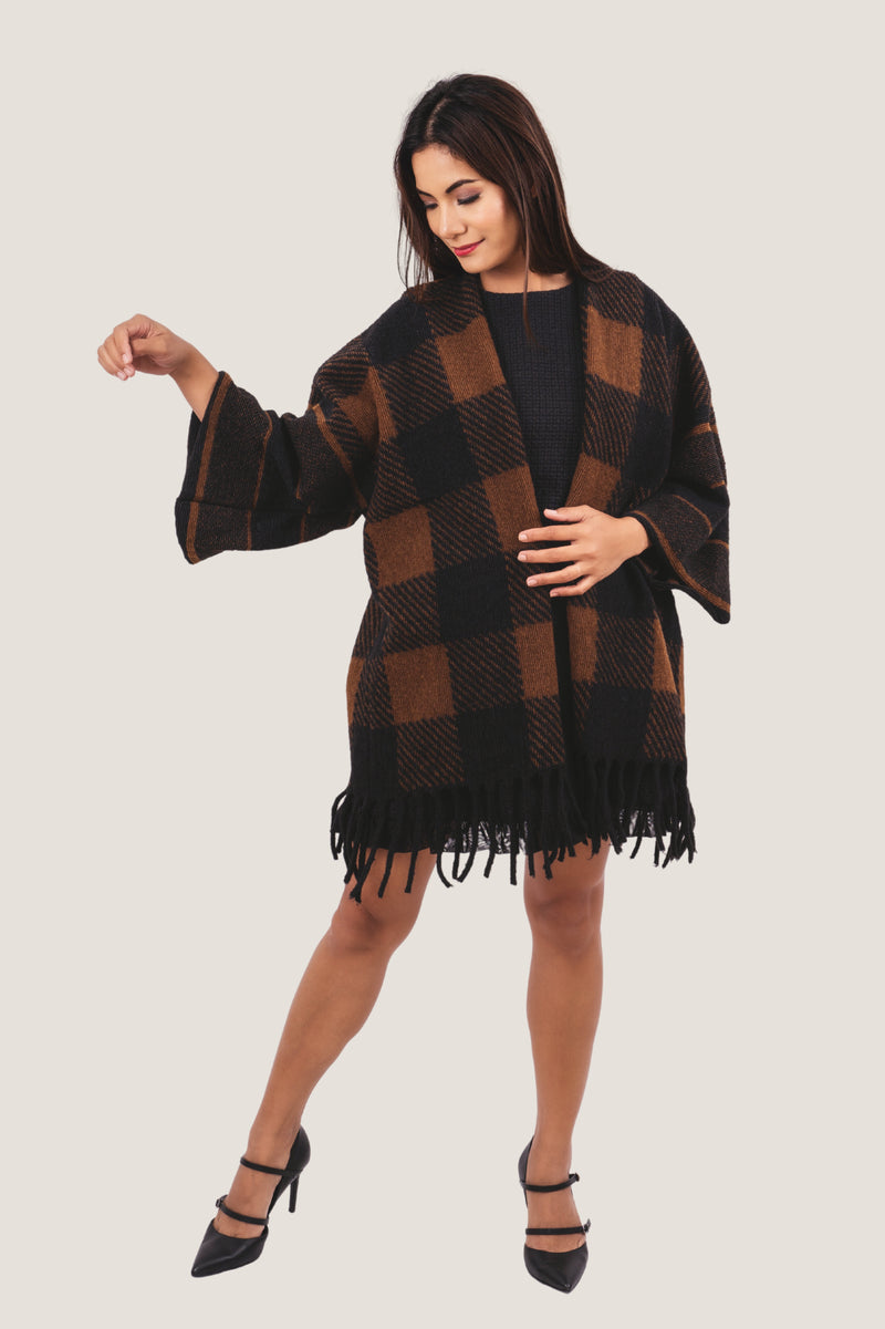 Poncho cardigan marrone scuro con orlo in nappa